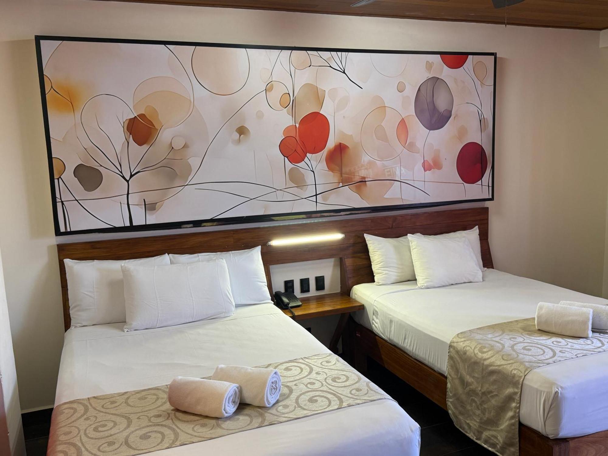 Hotel Kavia 5Th Avenida (Adults Only) Плая дел Кармен Екстериор снимка